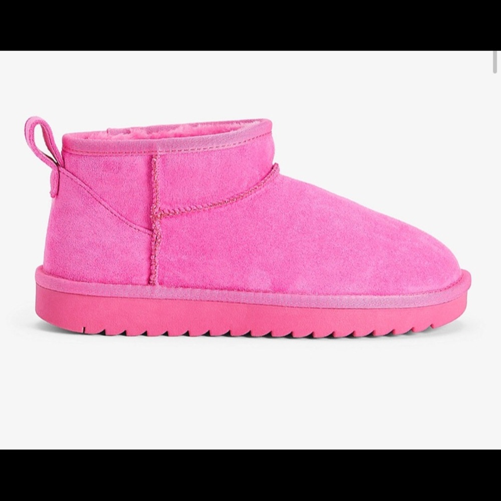 ISO Maurices SuperCrush Charlie Pink Ankle Boots